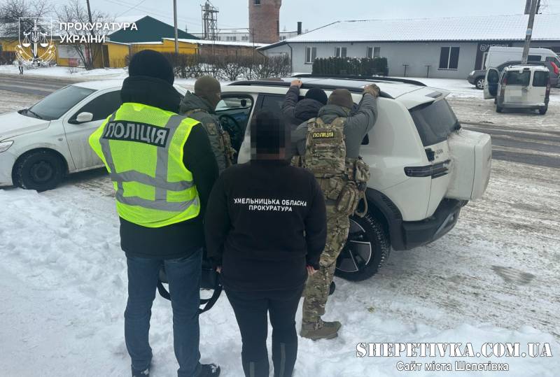 Затримали рекетира, який вимагав 150 тисяч доларів «боргу» з родини загиблого військового