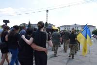 У Шепетівці провели в останню земну дорогу 29-річного Захисника Максима Пирожка