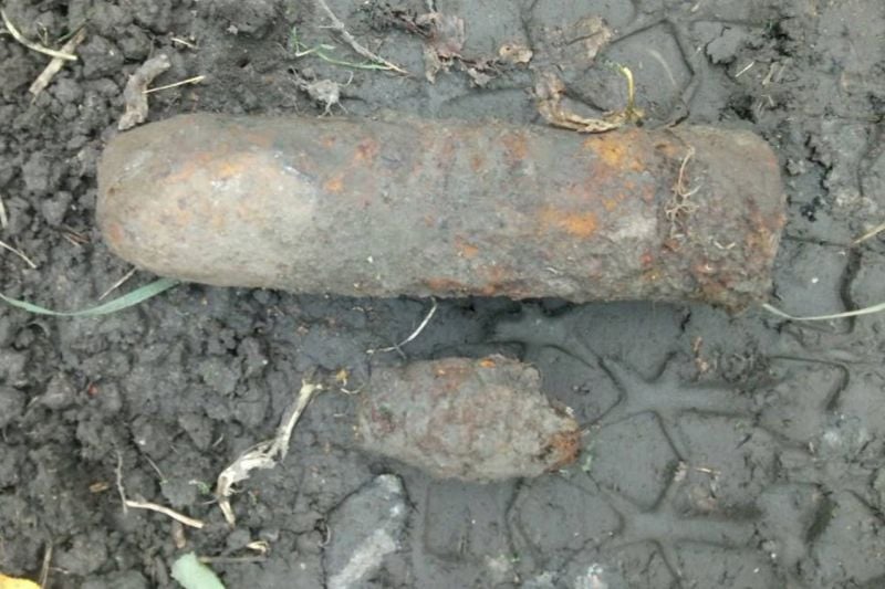 У Плесні знайшли артилерійський снаряд та ручну гранату часів Другої світової війни