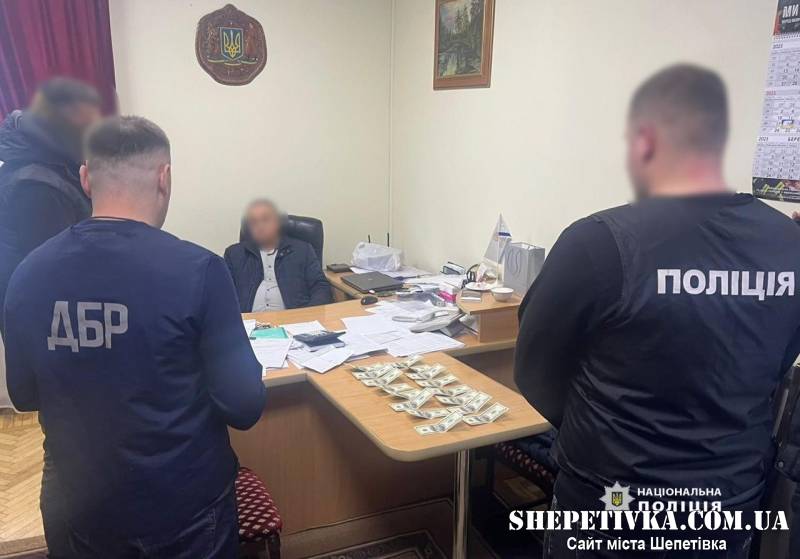 1 600 доларів за «придатність» до служби лише в тилу: викрито схему за участі посадовця