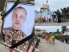 Славутська громада прощалася з воїном Ростиславом Ніколайчуком