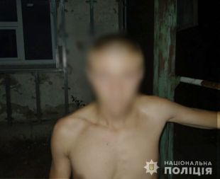 У Шепетівці молодик мало не до смерті побив літнього співчарочника