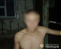 У Шепетівці молодик мало не до смерті побив літнього співчарочника