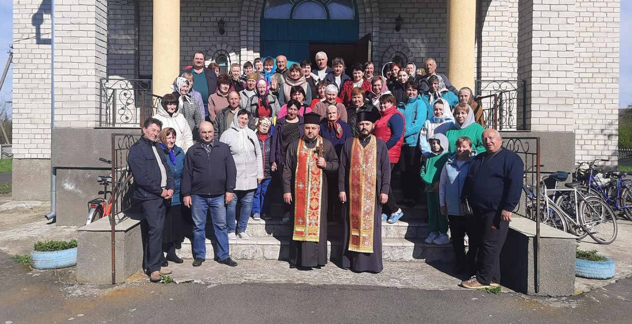 У селі Хролин церковна громада приєдналася до Православної Церкви України