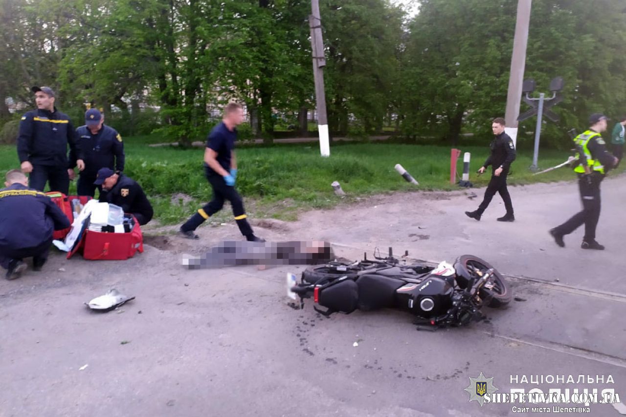 У Кам'янці-Подільському зіткнулось два неповнолітніх мотоцикліста: загинула 16-річна дівчина
