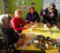 Вже більше 500 окопник свічок виготовили в Крачанівській гімназії