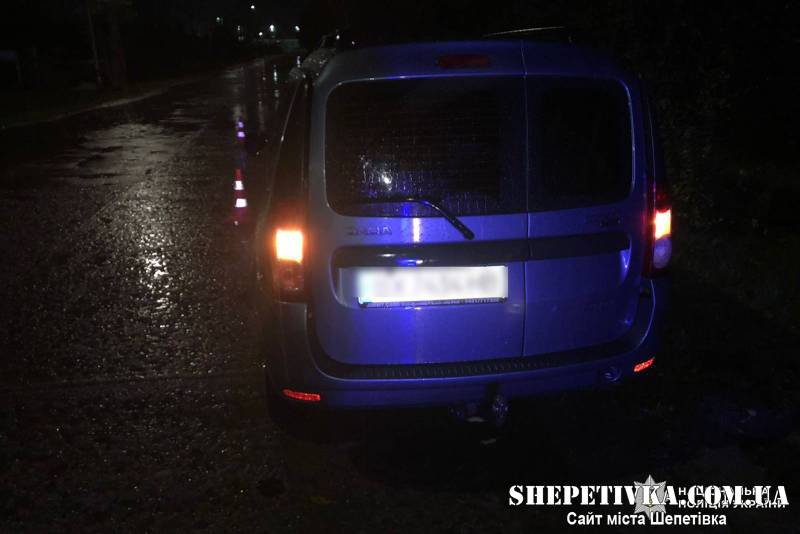 У Славуті водій автомобіля наїхав на пішохода: його госпіталізували