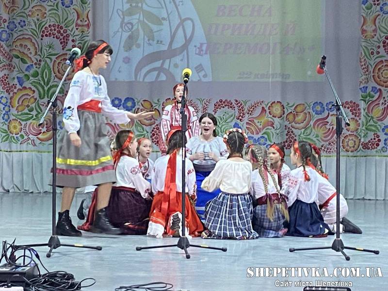 10 тис грн для ЗСУ зібрали шепетівські школярі на благодійному концерті