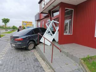 Крамниця по Проспекту Миру в Шепетівці «відкрилась» раніше графіку