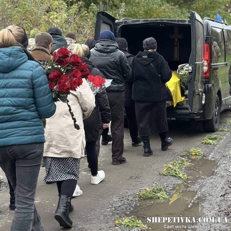 У селі Варварівка попрощалися із захисником Зелентовим Миколою Анатолійовичем
