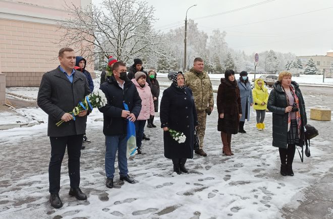 Земляки вшанували пам’ять полеглого захисника України Валерія Числюка