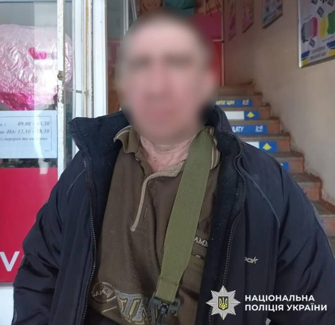 Побив пенсіонерку заради 4,5 тисячі гривень: в Ізяславі судитимуть зухвалого розбійника