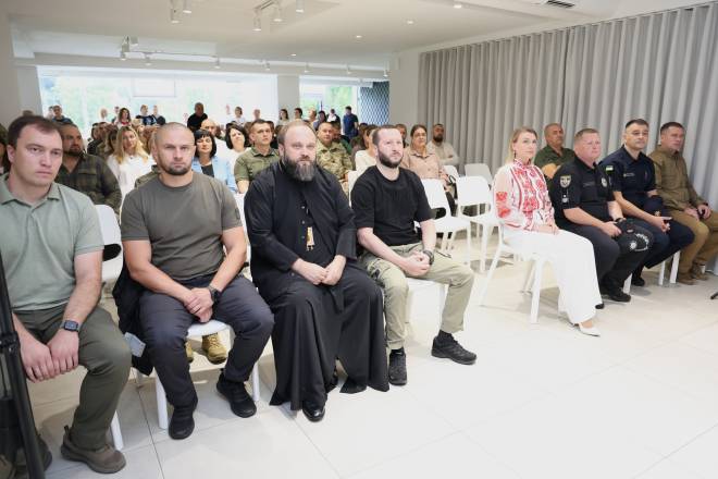 До Дня Незалежності відзначили людей, які служать Україні та рідній Хмельниччині