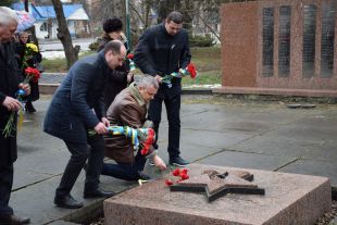 У Шепетівці відбувся мітинг з нагоди 76-ї річниці вигнання нацистів