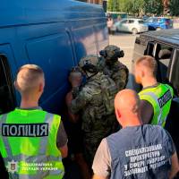 На Хмельниччині затримали двох організаторів схеми переправлення військовозобов’язаних за кордон