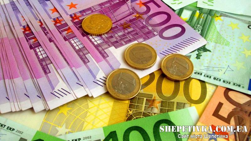 Євро майже 50 гривень: чому курс б’є рекорди?