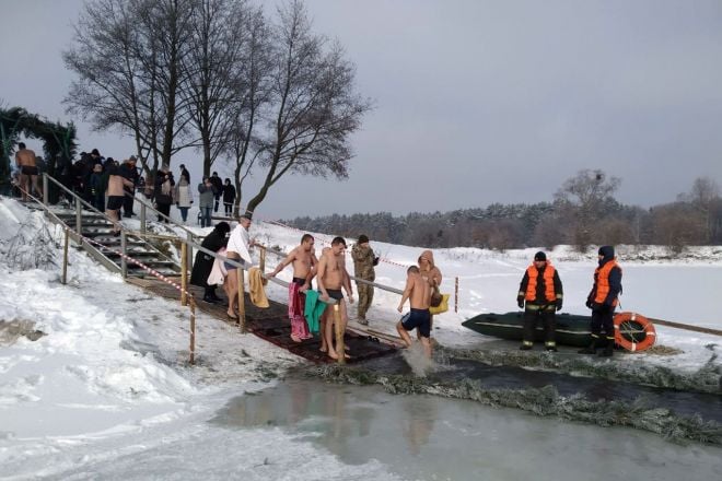 Шепетівчани традиційно на Водохреща купались на 4-х ставках