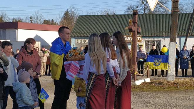 Шлях довжиною у 4 роки: з російського полону повернувся офіцер Василь Ткачук