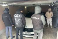 Погрожував вагітній дружині та матері: затримали іноземця, який вимагав 300 тис дол у криптобізнесмена