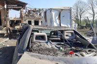 Вибиті вікна, двері та побиті дахи: на Хмельниччині фіксують наслідки атаки