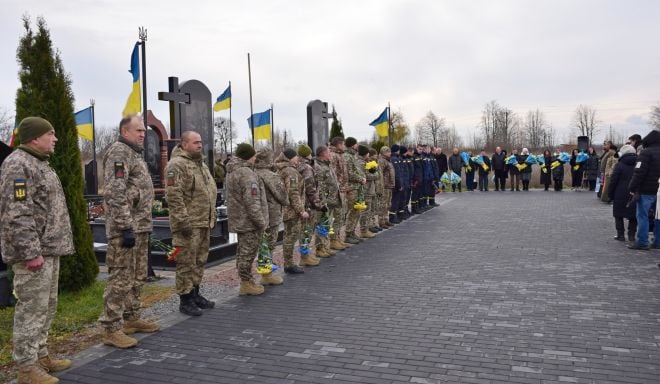 У Шепетівці вшанували воїнів, полеглих за ідеали Гідності й Свободи