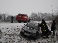 Поблизу села Плесна автомобіль з’їхав у кювет і перекинувся