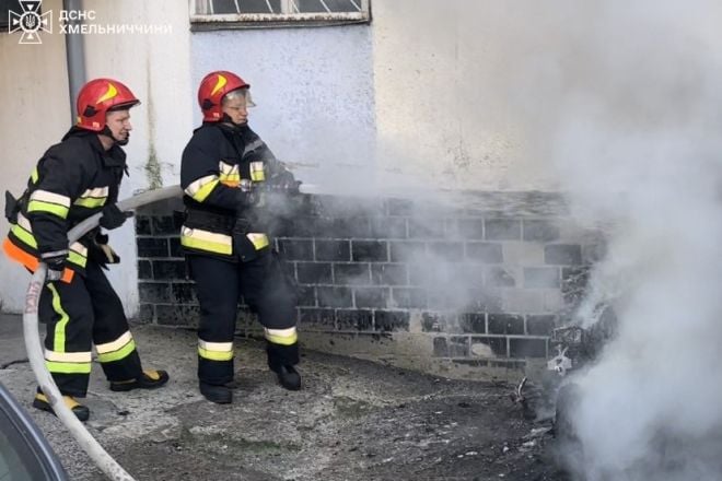 У Нетішині рятувальникам довелося гасити електроскутер