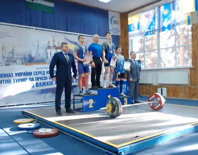 Важкоатлети ДЮСШ вибороли 2 срібні нагороди на чемпіонаті України серед юніорів