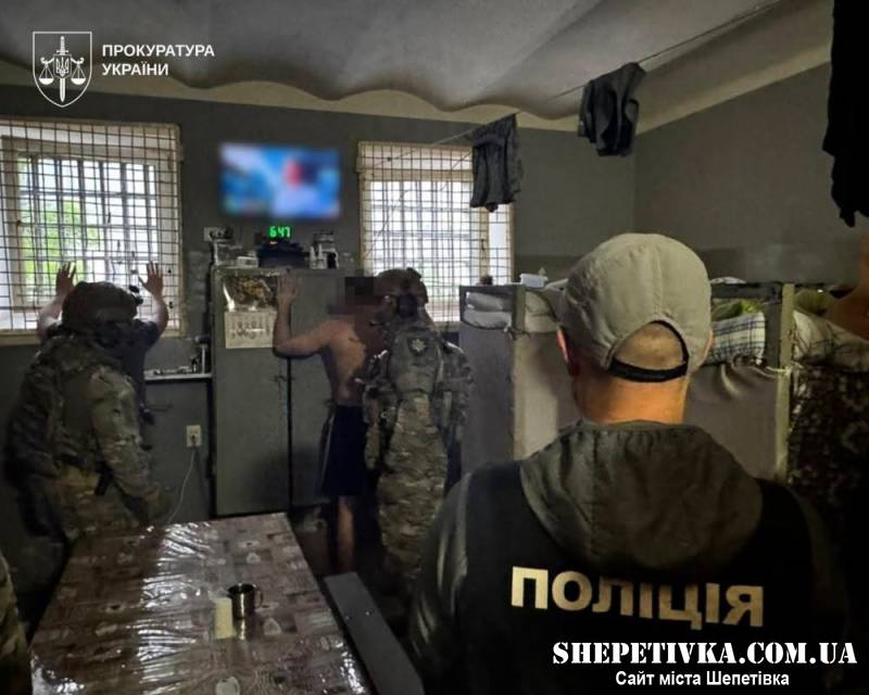 «Сходки», побори та наркотрафік за ґратами: п’ятьом кримінальникам із Хмельницького СІЗО оголосили нові підозри