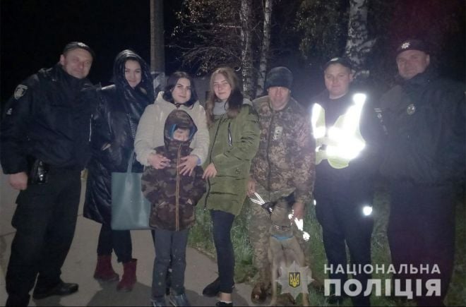 У Судилкові поліцейські та місцеві жителі розшукували 8-річного хлопчика