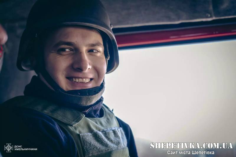 Рятувальник Іванець Василь розповів про початок війни та перший бій із вогнем після ворожого обстрілу