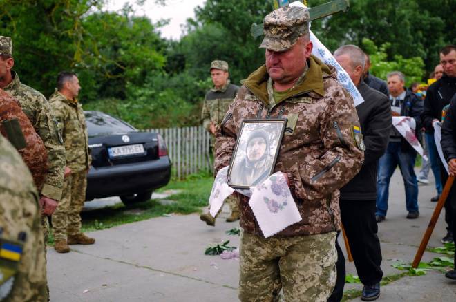 Берездівська громада попрощалася із механіком безпілотників Іваном Гуменюком