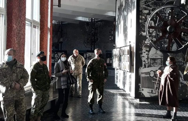 Канадські військові відвідали Музей пропаганди