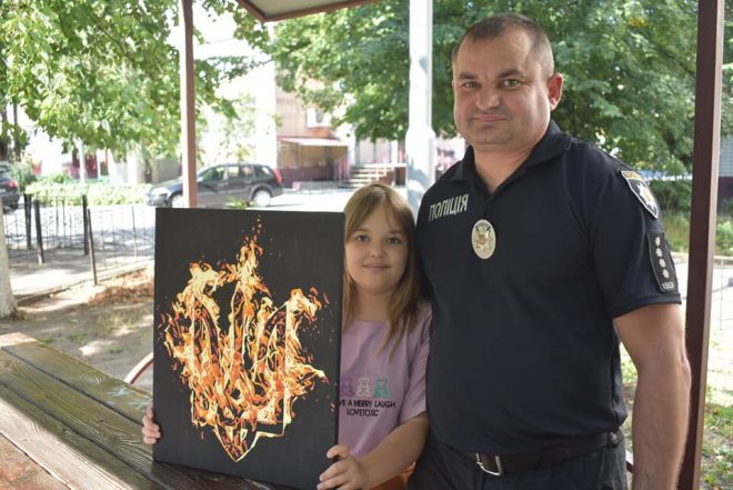 Родина поліцейського з Шепетівщини активно допомагає ЗСУ
