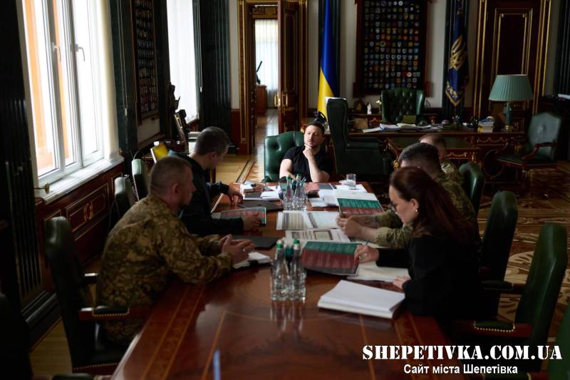 Реформа армії: Зеленський анонсував підвищення зарплат до 400 тисяч та поетапну демобілізацію