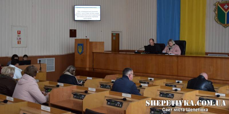 Виконком: нові правила для тимчасових споруд, зміни розкладу на маршруті №6, обмеження руху вантажівок містом