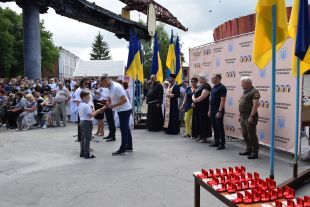 У Шепетівці родинам полеглих Героїв урочисто вручили відзнаки Почесного громадянина