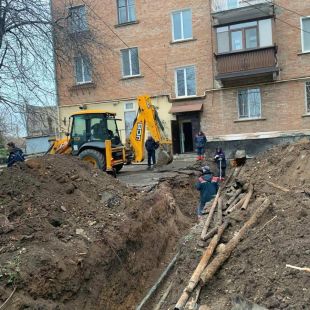 Шепетівські комунальники та спецтехніка допомагають відновлювати теплопостачання у Кривому Розі