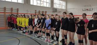 У Шепетівській громаді відбулися змагання з волейболу серед школярів