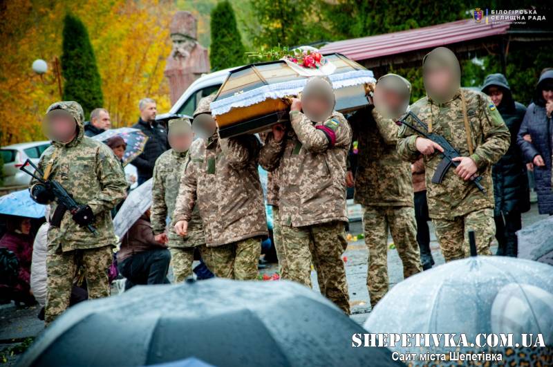 Майже 3 роки невідомості: Білогірська громада провела в останню дорогу штаб-сержанта Ігоря Цюзіка