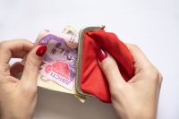 Більше половини домогосподарств Хмельниччини вважають себе бідними