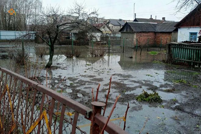 На вулиці Горбатюка знову затопило присадибні ділянки