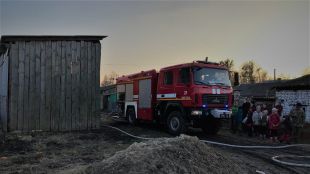 На Шепетівщині внаслідок пожежі згоріло 3 тонни сіна