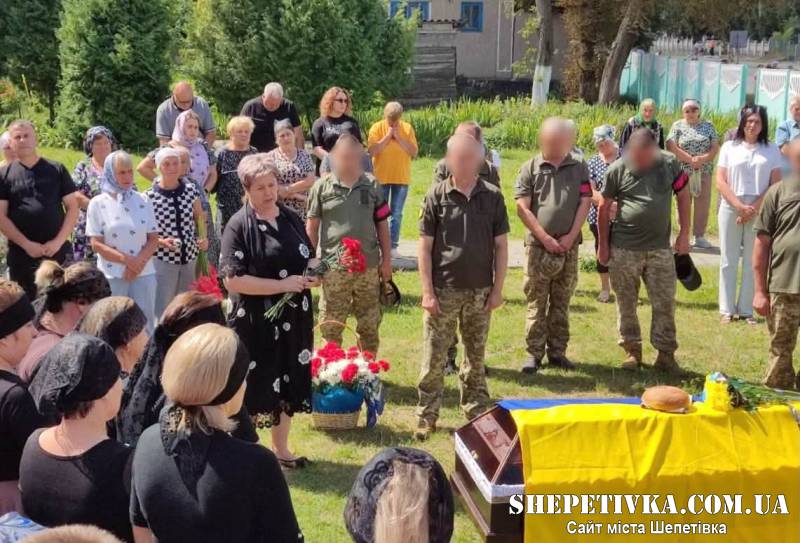 У Новоселиці попрощалися з 47-річним захисником Віталієм Косенком
