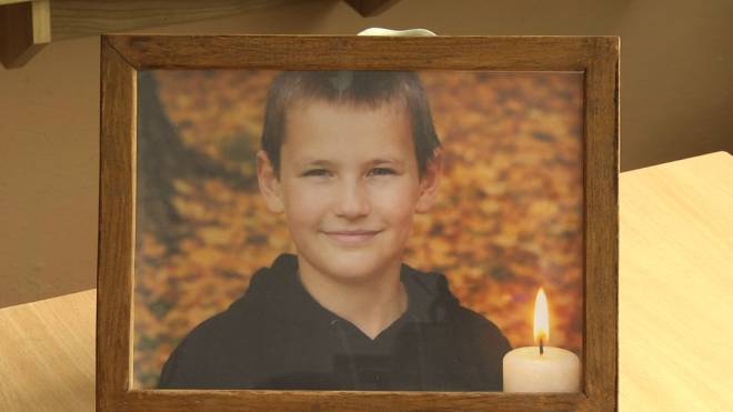 Трагедія у Малій Кужелівці: мати загиблого хлопчика заперечує версію поліції про гру з гранатою