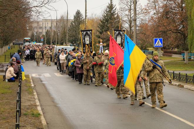 Двічі був поранений, але завжди повертався у стрій: Нетішин проводжав у засвіти захисника Віктора Супруненка