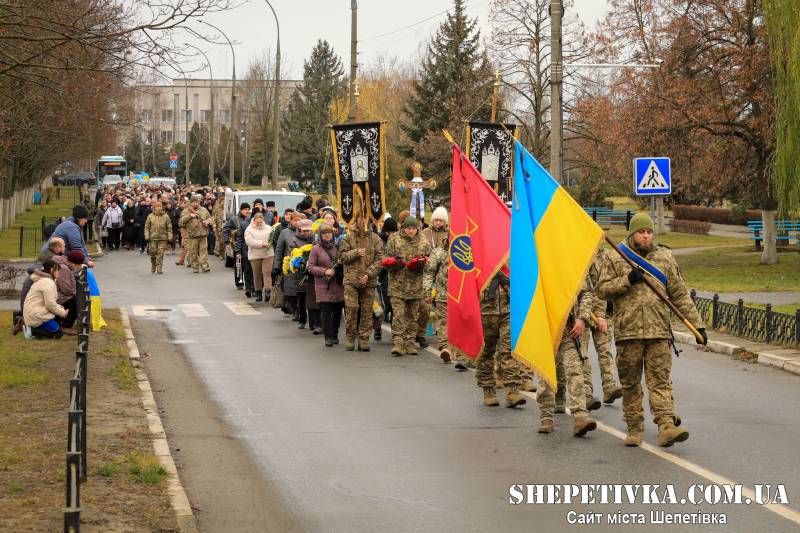 Двічі був поранений, але завжди повертався у стрій: Нетішин проводжав у засвіти захисника Віктора Супруненка
