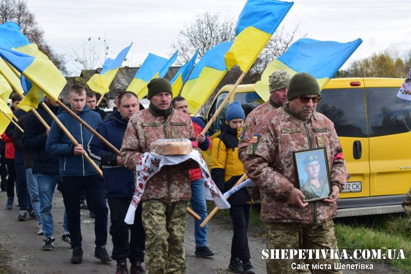 Зразковий солдат та «донор місяця»: у засвіти провели 23-річного захисника Віталія Ягоду