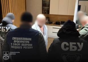 Посадовцю ТЦК повідомлено підозру у вимаганні автомобілів за звільнення працівників підприємства від призову