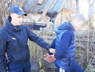 На Шепетівщині за спробу вбивства односельця затримали 19-річного юнака